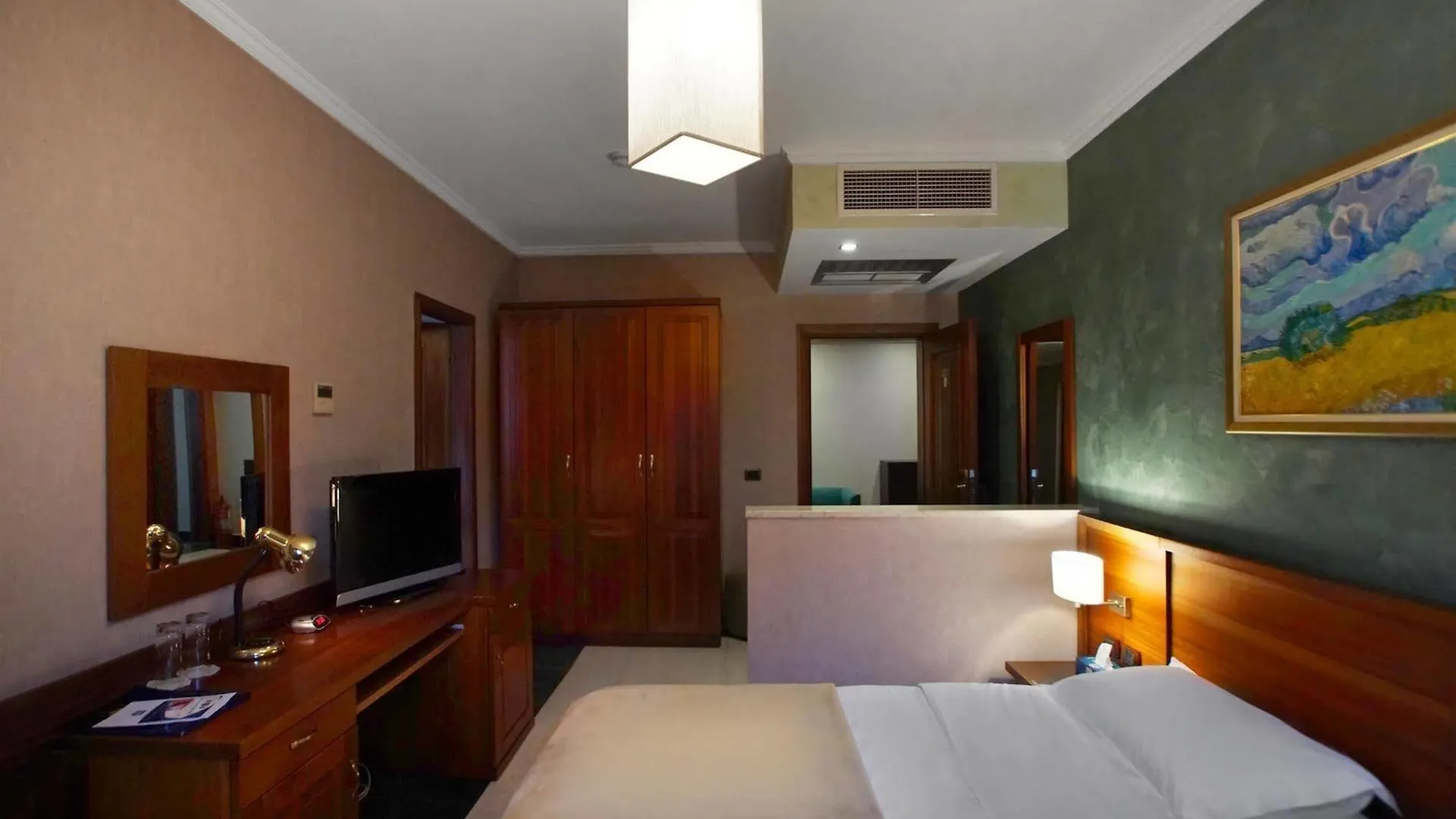 Nov Hotel Tirana