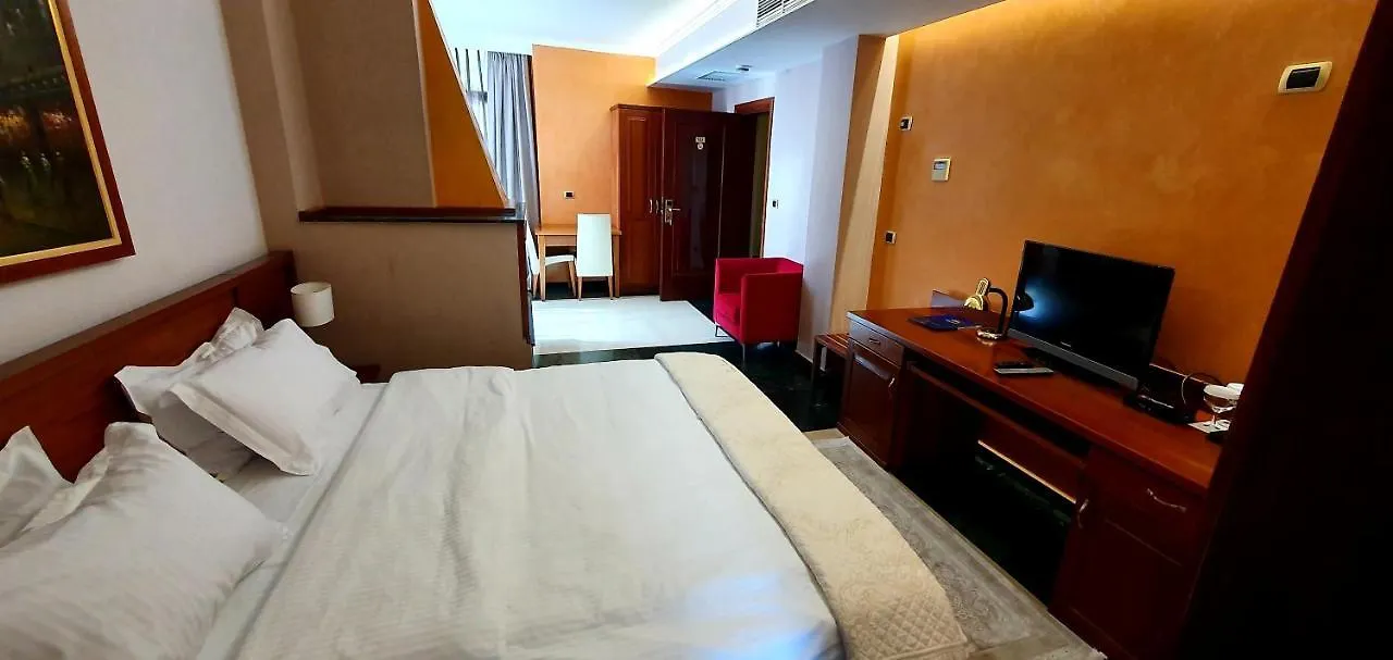 ****  Nov Hotel Tirana Albania